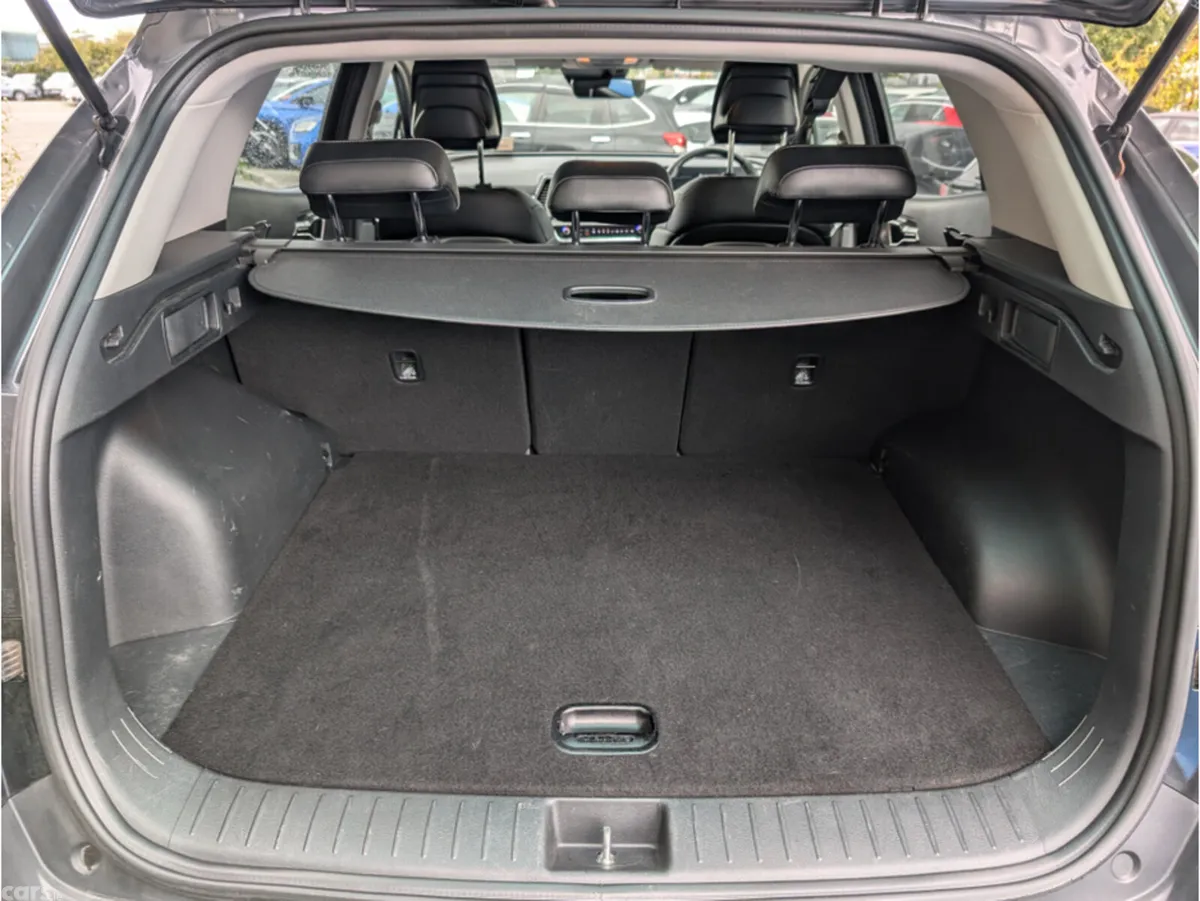 Kia Sportage MPV, Petrol Plug-in Hybrid, 2022, Black