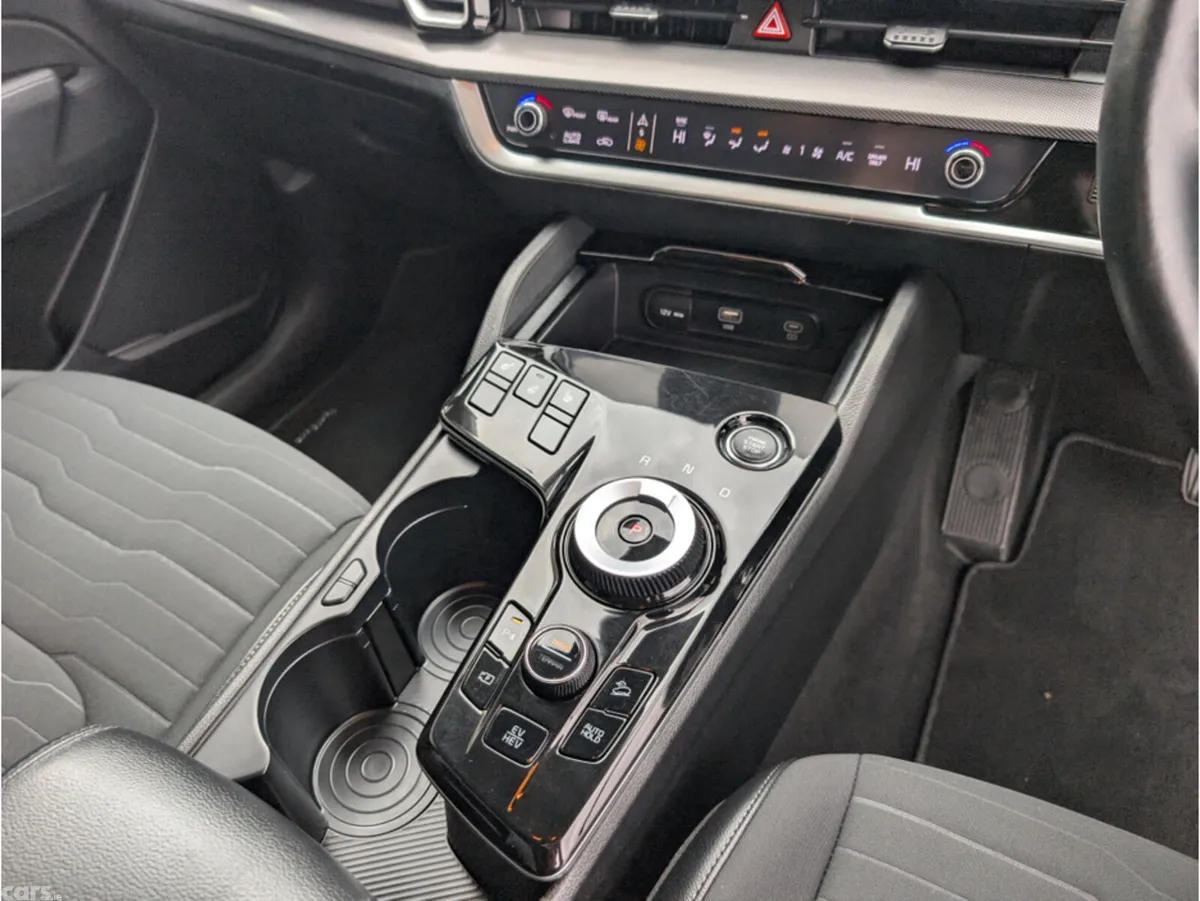 Kia Sportage MPV, Petrol Plug-in Hybrid, 2022, Black
