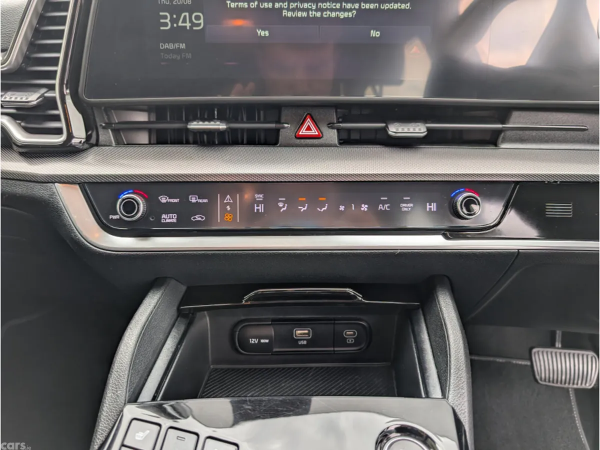Kia Sportage MPV, Petrol Plug-in Hybrid, 2022, Black