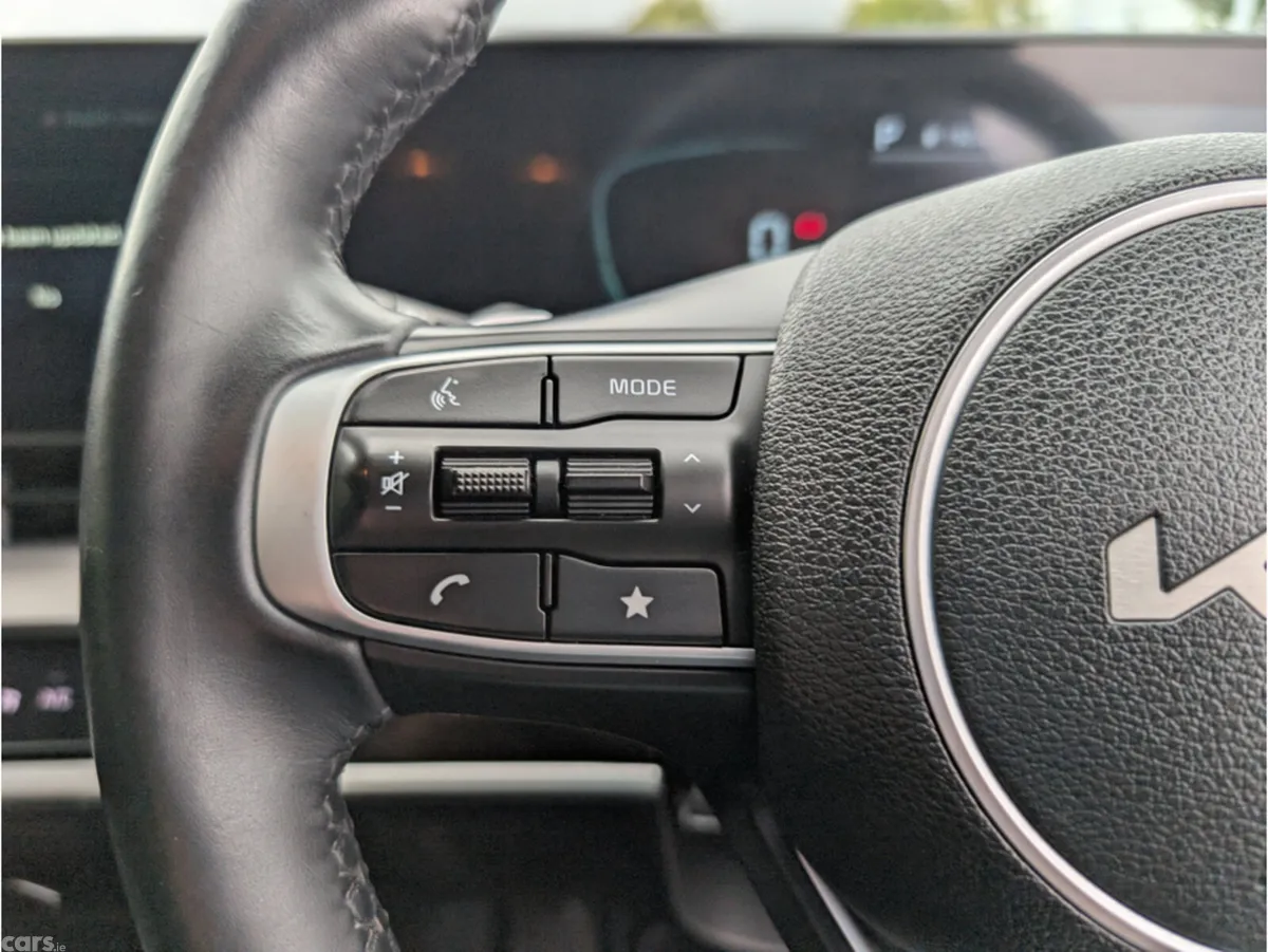 Kia Sportage MPV, Petrol Plug-in Hybrid, 2022, Black