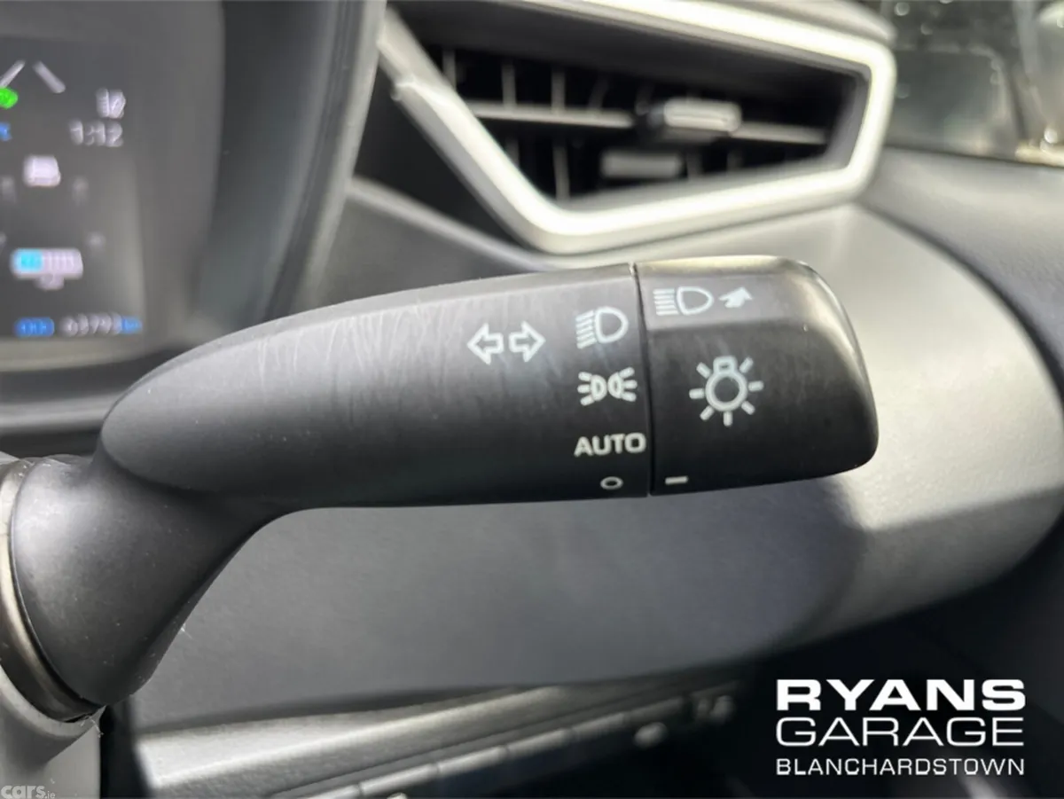 Toyota Corolla Saloon, Petrol Hybrid, 2021, White