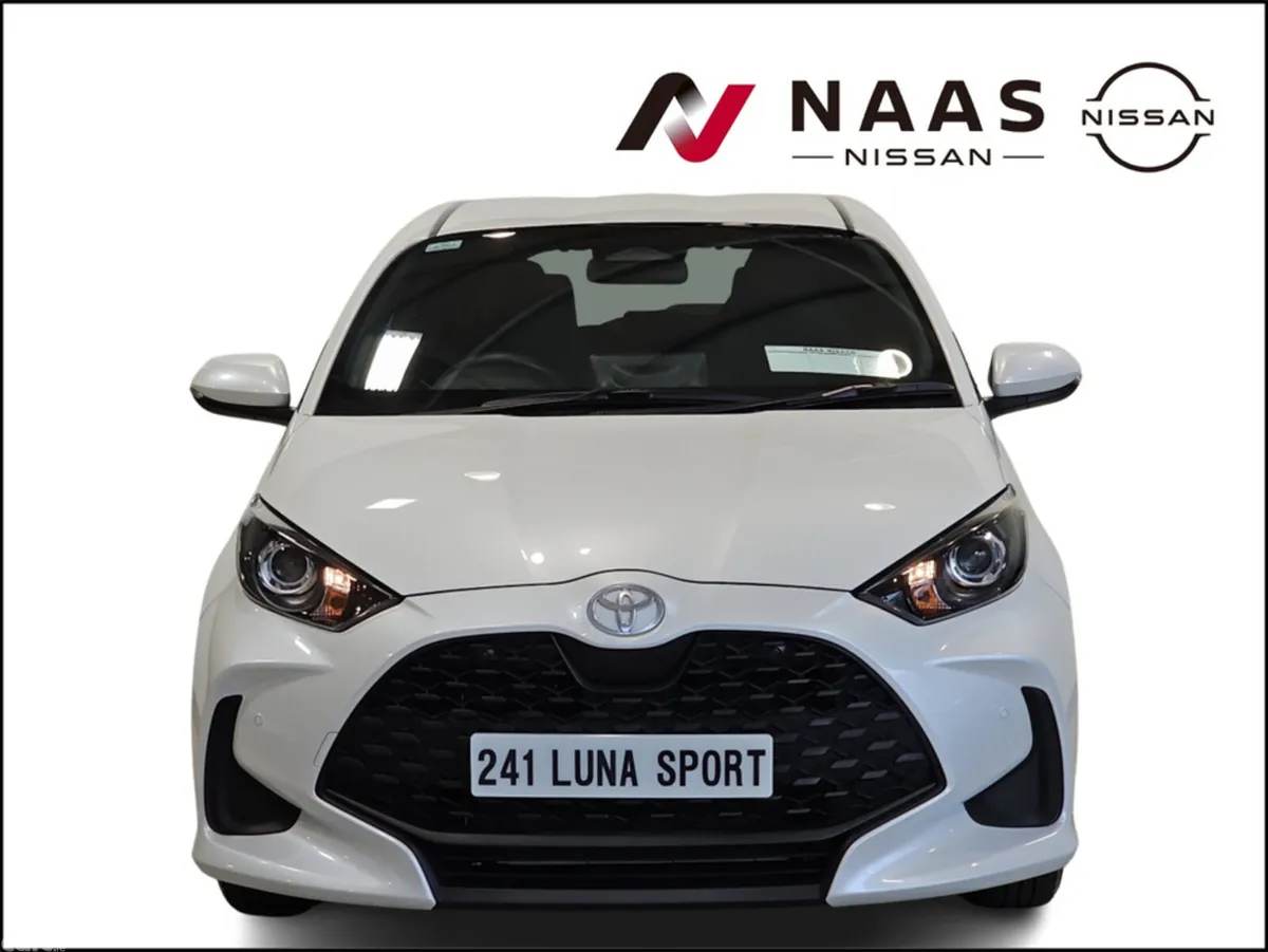 Toyota Yaris Hatchback, Petrol Hybrid, 2024, White