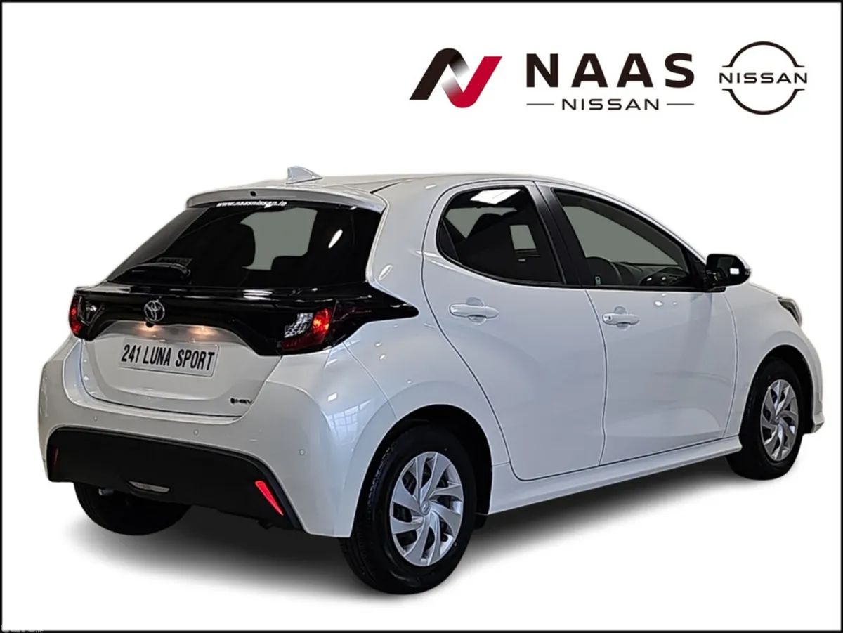 Toyota Yaris Hatchback, Petrol Hybrid, 2024, White