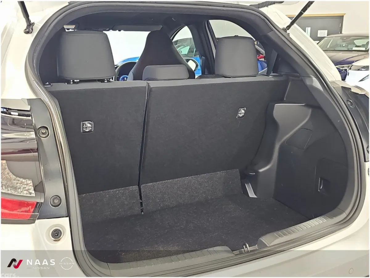Toyota Yaris Hatchback, Petrol Hybrid, 2024, White