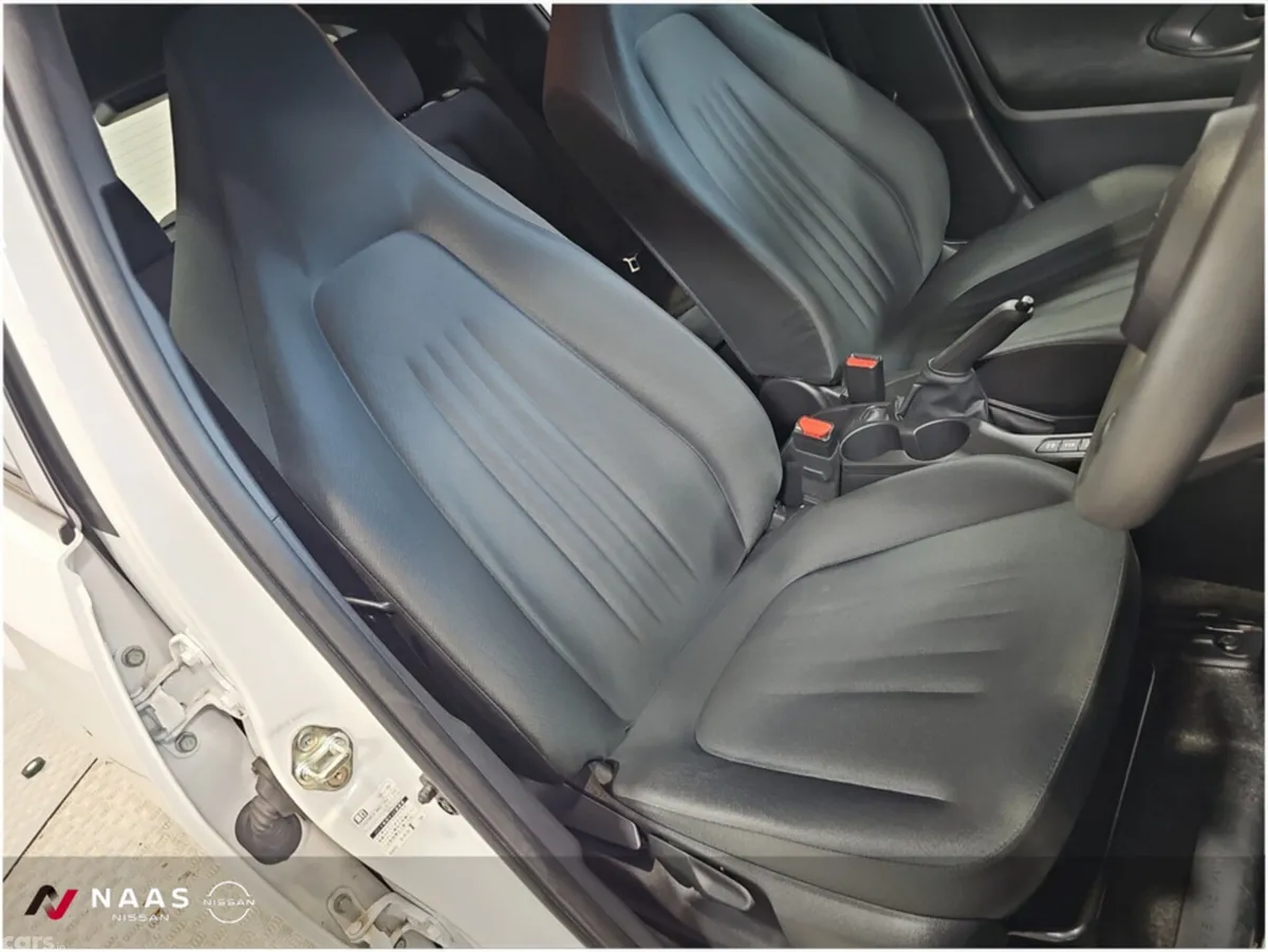 Toyota Yaris Hatchback, Petrol Hybrid, 2024, White