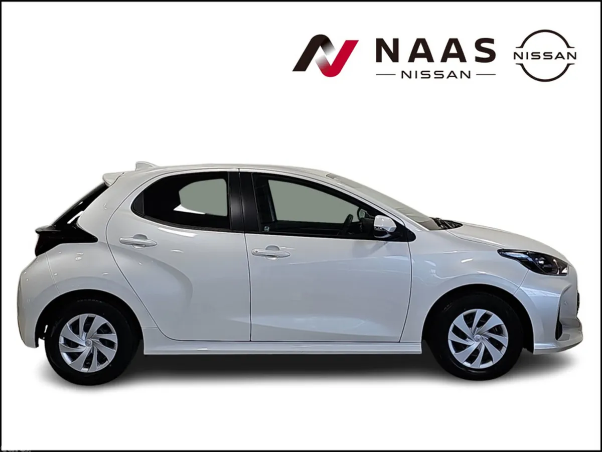 Toyota Yaris Hatchback, Petrol Hybrid, 2024, White