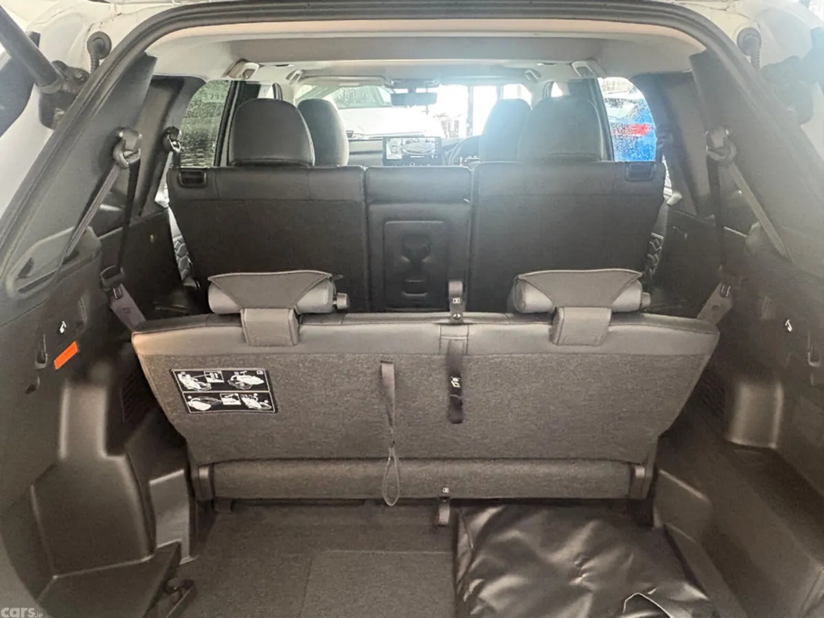 Mitsubishi Outlander SUV, Petrol Plug-in Hybrid, 2024, White