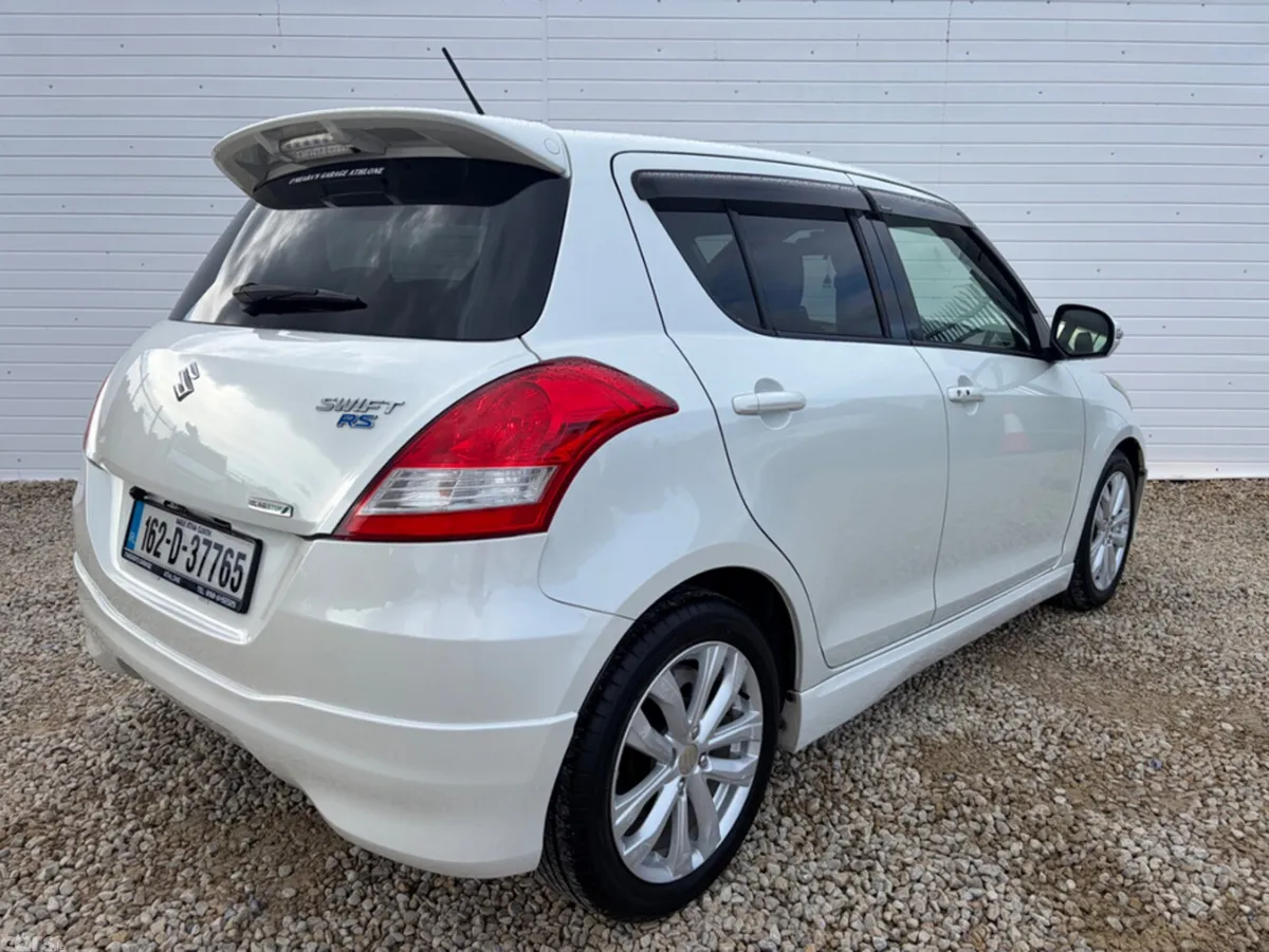 Suzuki Swift Hatchback, Petrol, 2016, White