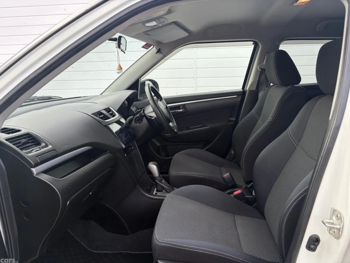 Suzuki Swift Hatchback, Petrol, 2016, White