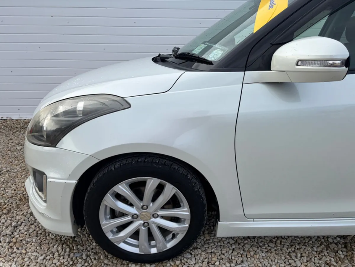 Suzuki Swift Hatchback, Petrol, 2016, White