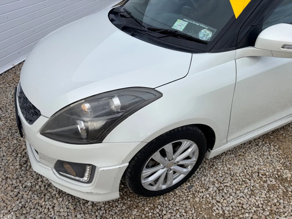 Suzuki Swift Hatchback, Petrol, 2016, White