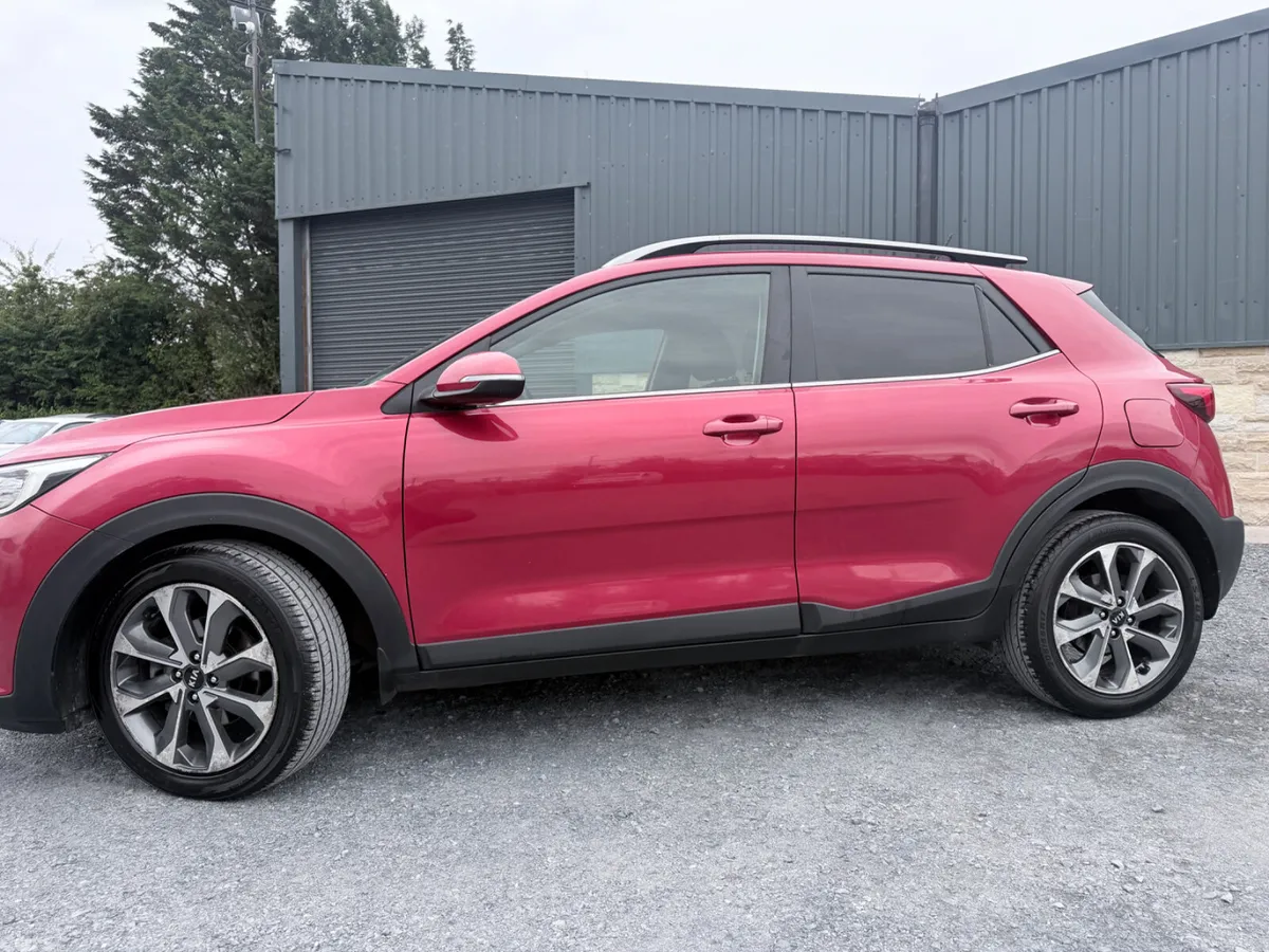Kia Stonic Estate/Jeep, Diesel, 2019, Red
