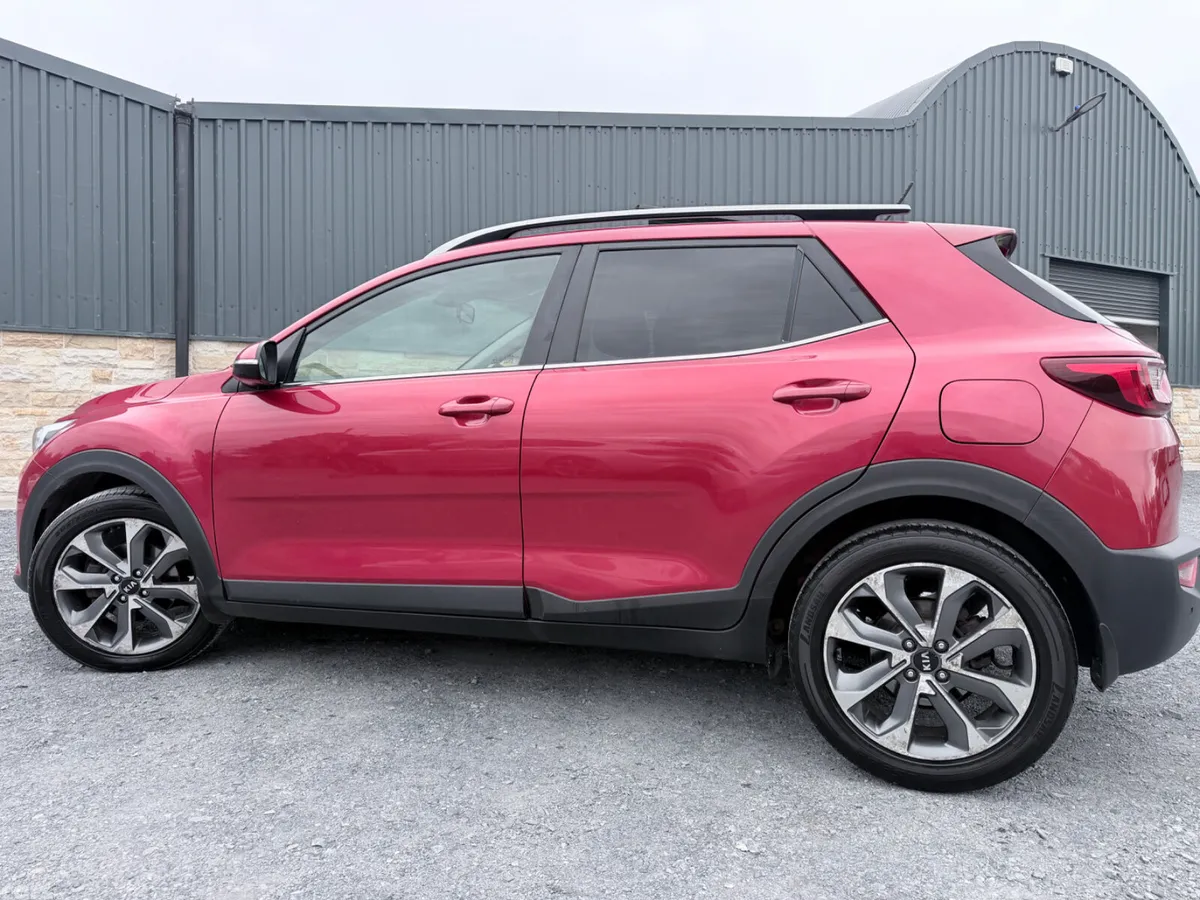 Kia Stonic Estate/Jeep, Diesel, 2019, Red