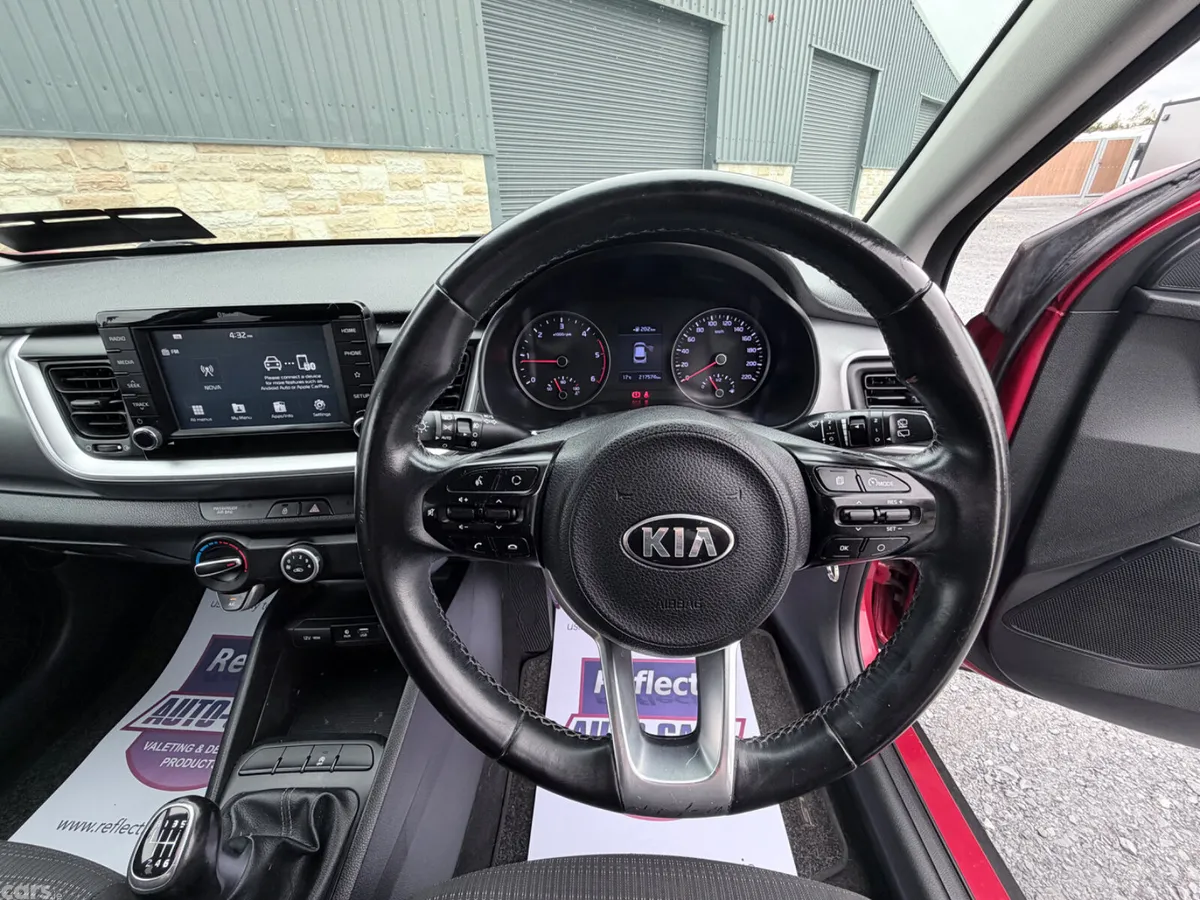 Kia Stonic Estate/Jeep, Diesel, 2019, Red