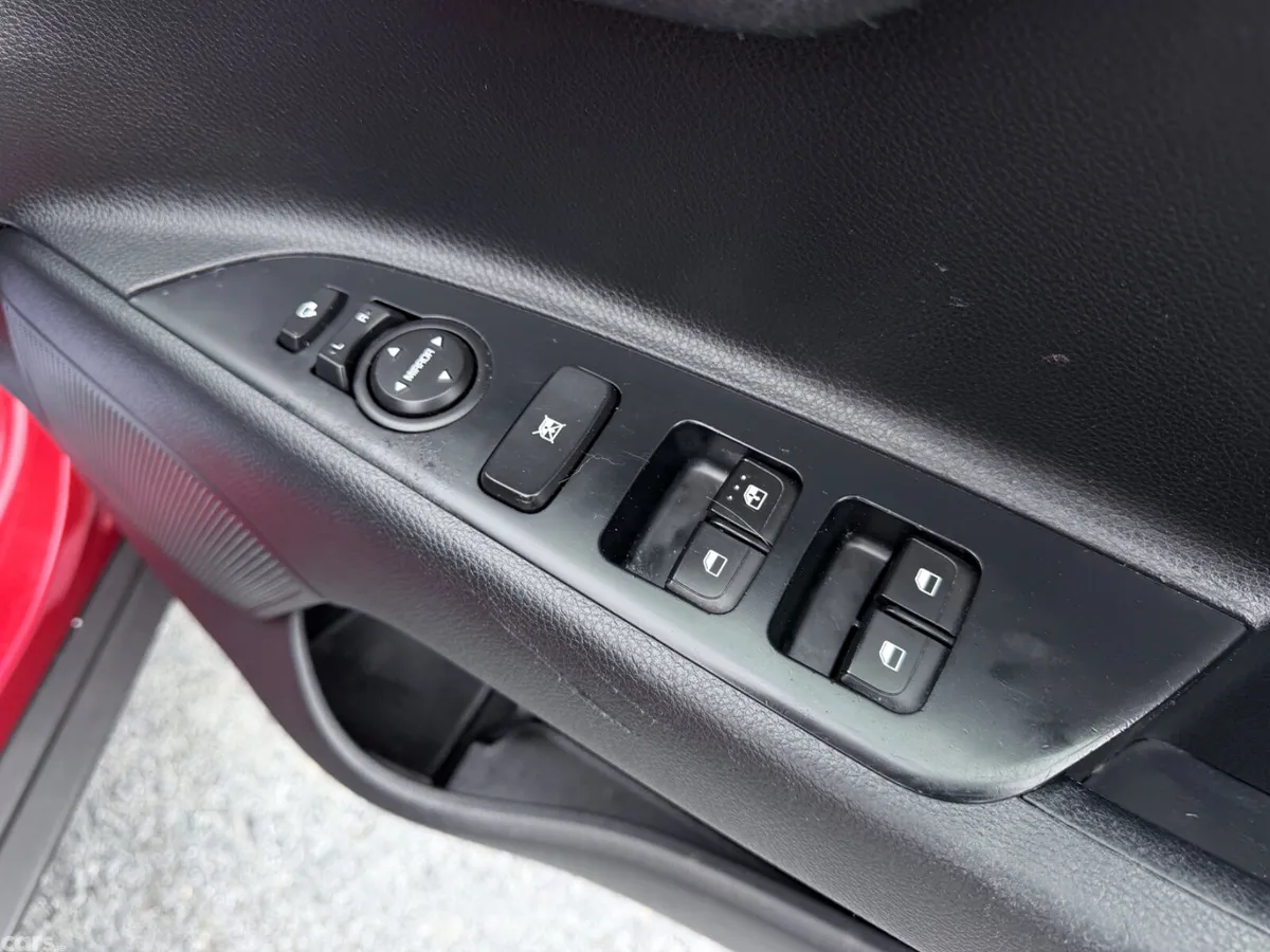 Kia Stonic Estate/Jeep, Diesel, 2019, Red