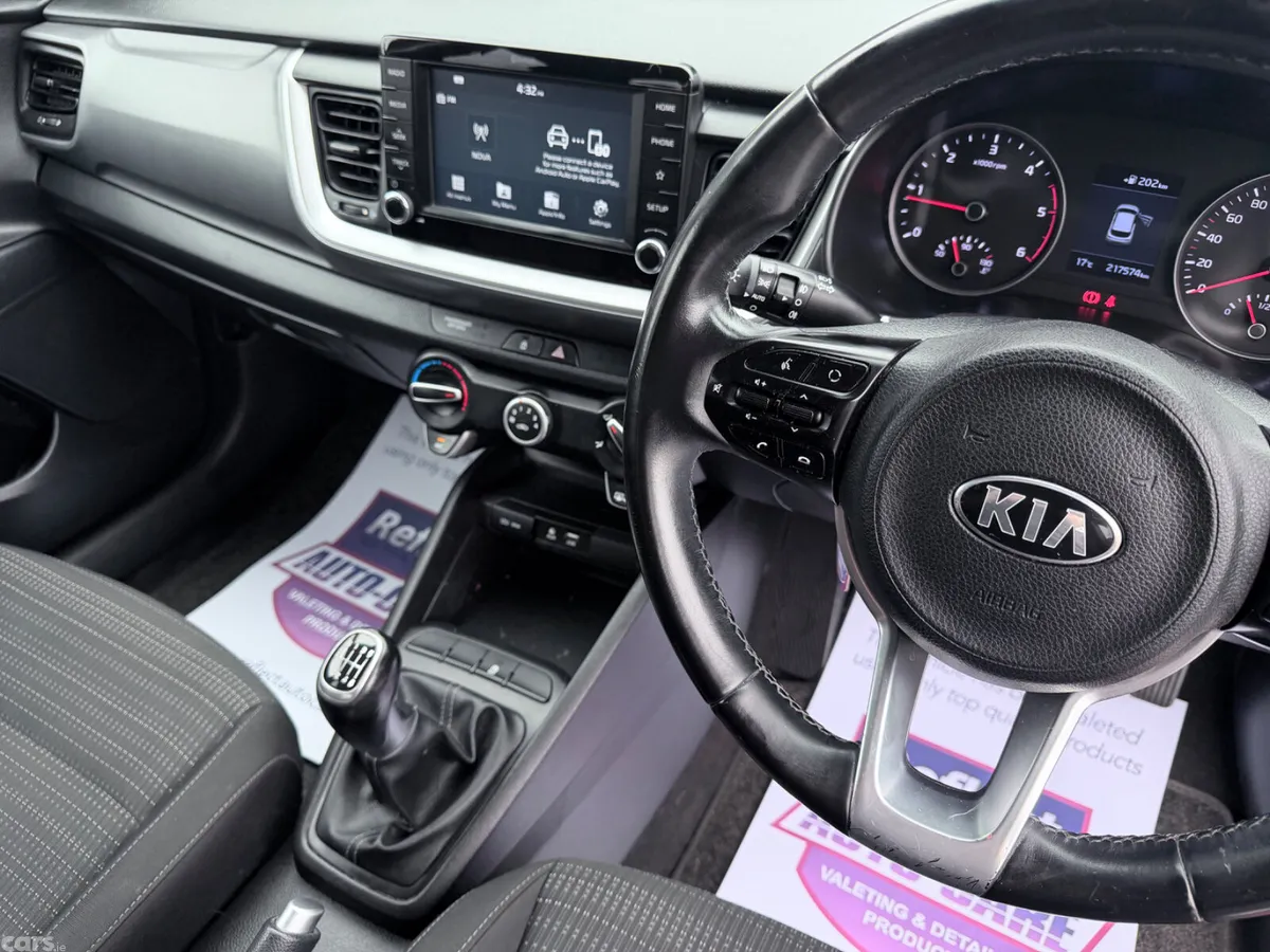 Kia Stonic Estate/Jeep, Diesel, 2019, Red