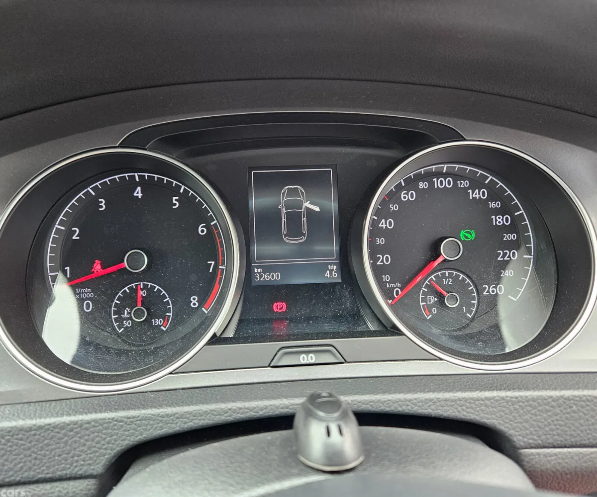 Volkswagen Golf Hatchback, Petrol, 2015, Red