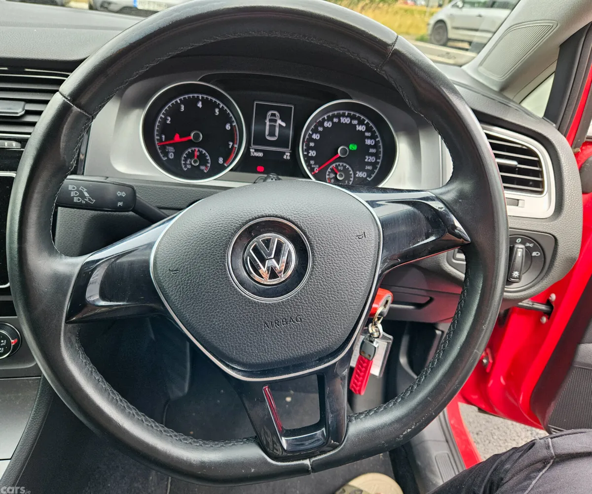 Volkswagen Golf Hatchback, Petrol, 2015, Red