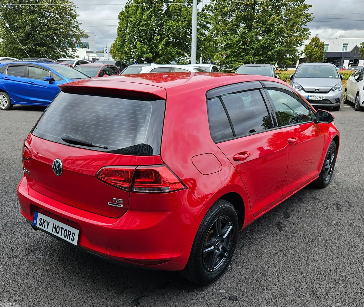 Volkswagen Golf Hatchback, Petrol, 2015, Red