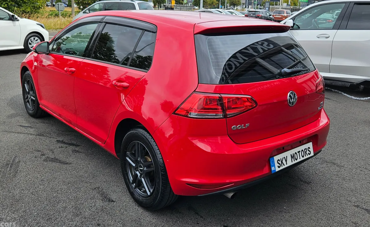 Volkswagen Golf Hatchback, Petrol, 2015, Red