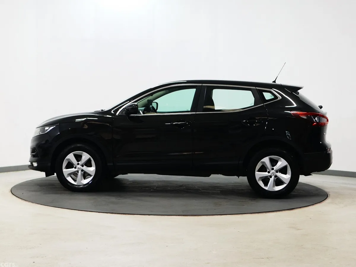 Nissan Qashqai SUV, Petrol, 2017, Black