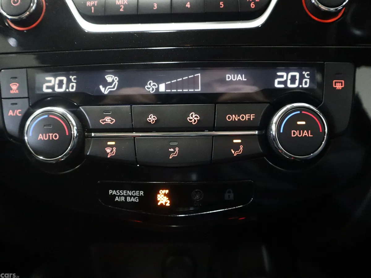 Nissan Qashqai SUV, Petrol, 2017, Black