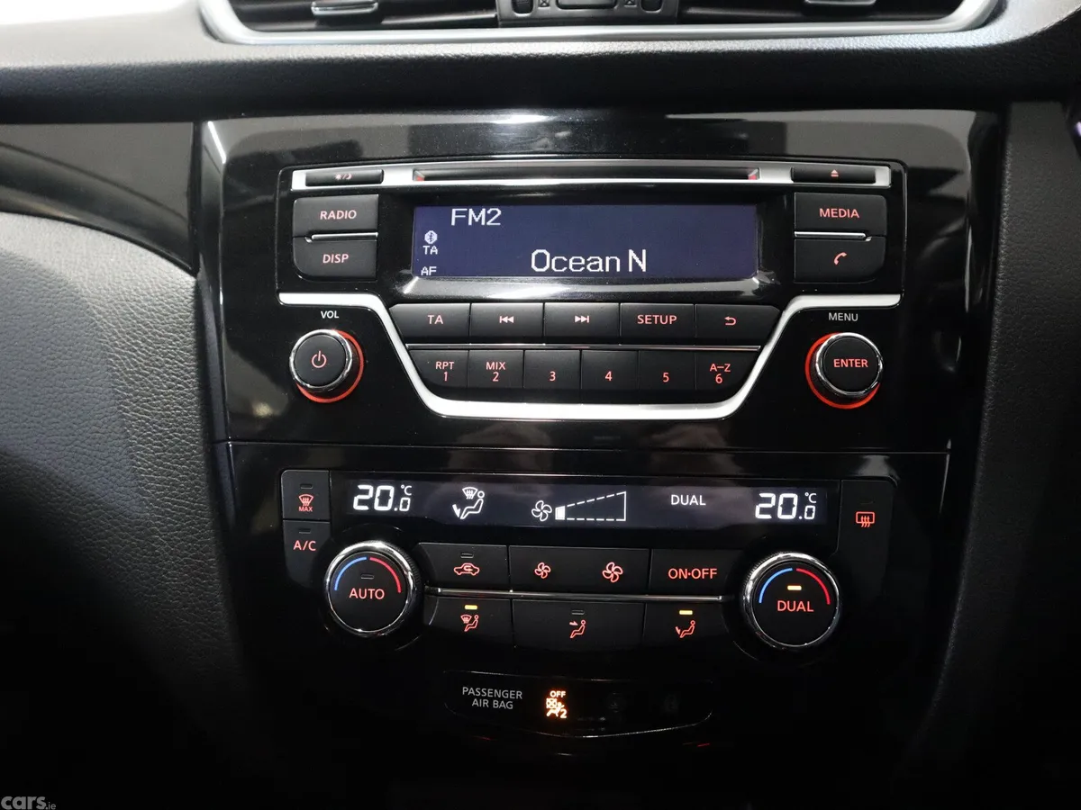 Nissan Qashqai SUV, Petrol, 2017, Black