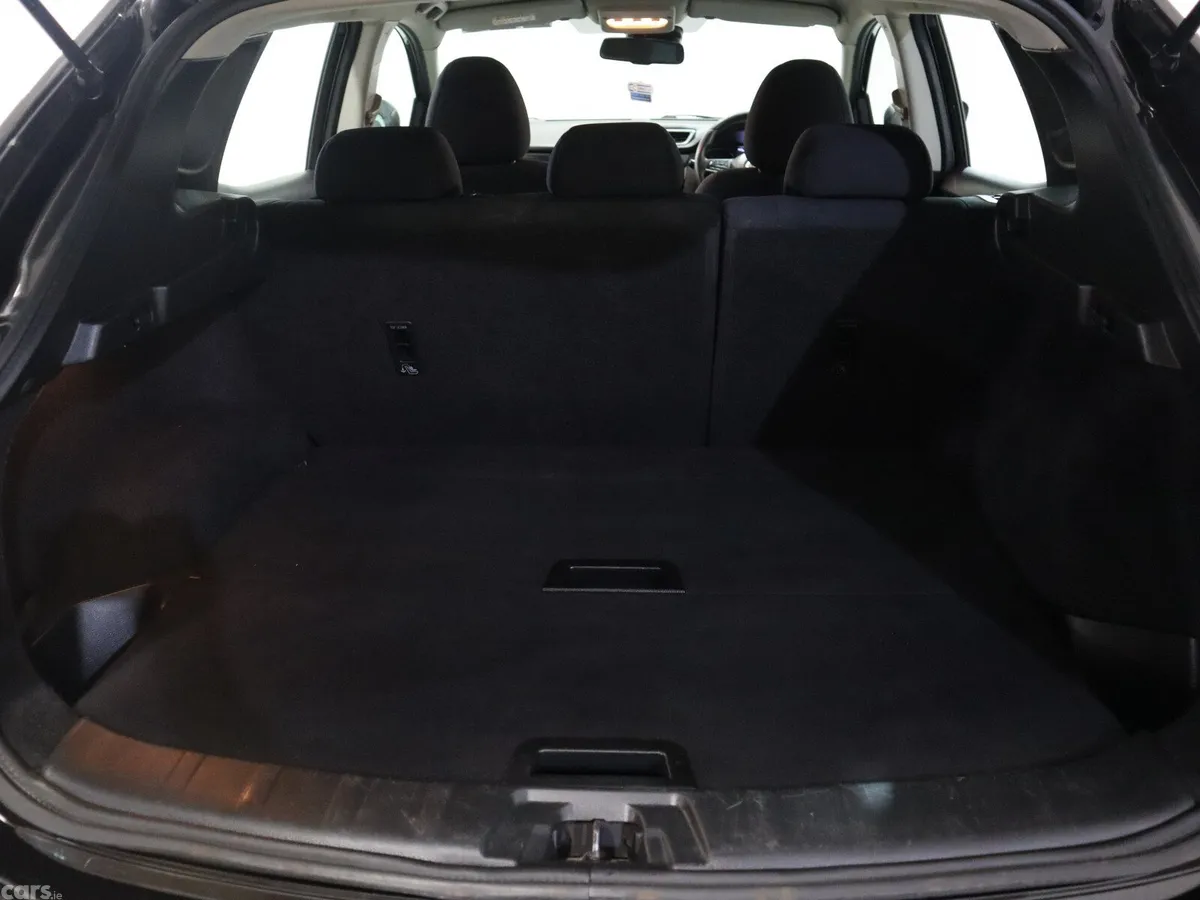 Nissan Qashqai SUV, Petrol, 2017, Black