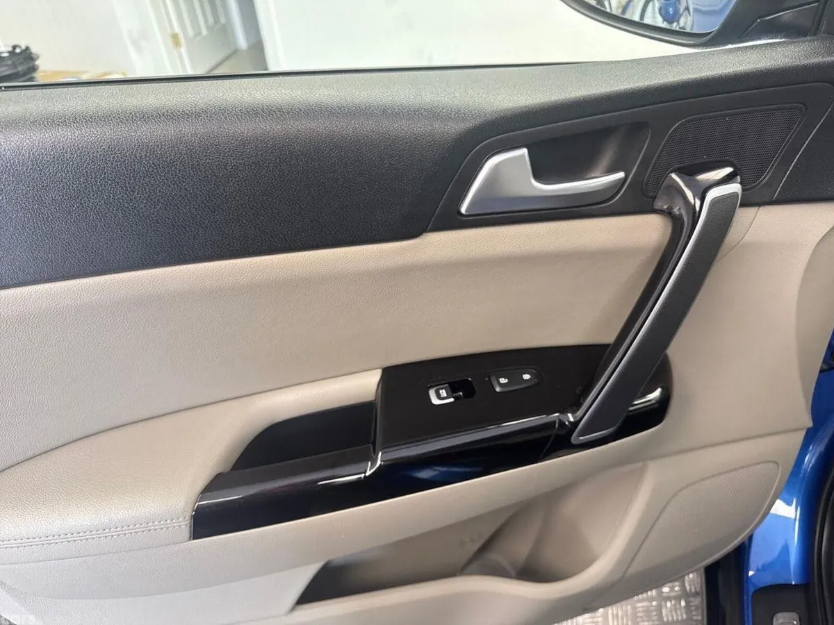 Kia Sportage SUV, Diesel Hybrid, 2021, Blue