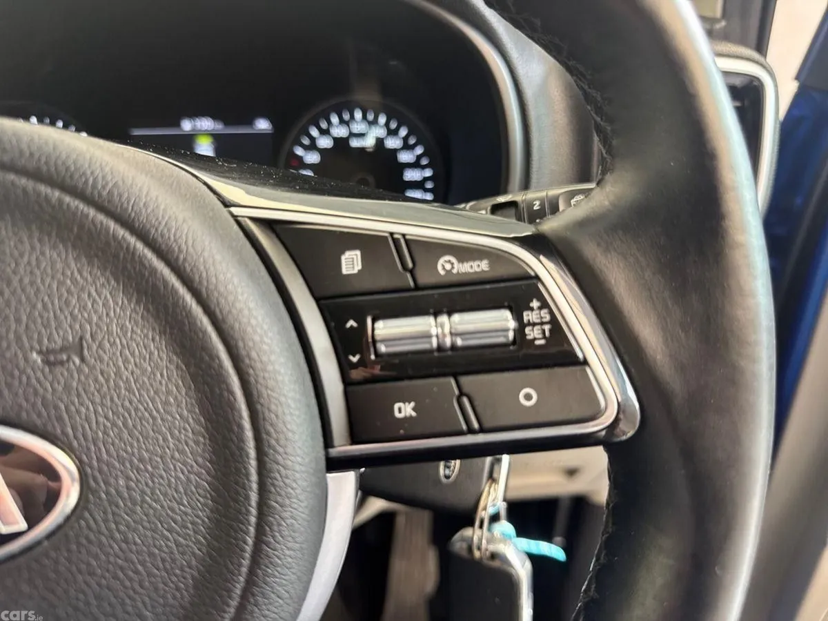 Kia Sportage SUV, Diesel Hybrid, 2021, Blue