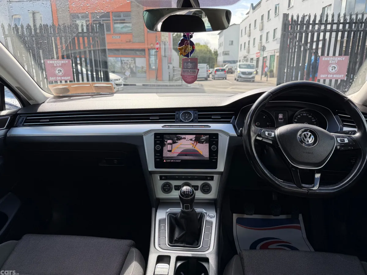 Volkswagen Passat Saloon, Diesel, 2019, Grey
