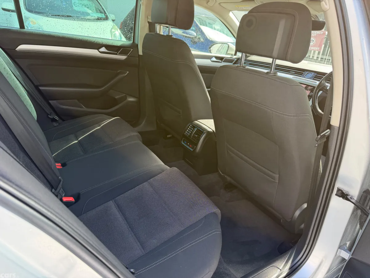Volkswagen Passat Saloon, Diesel, 2019, Grey