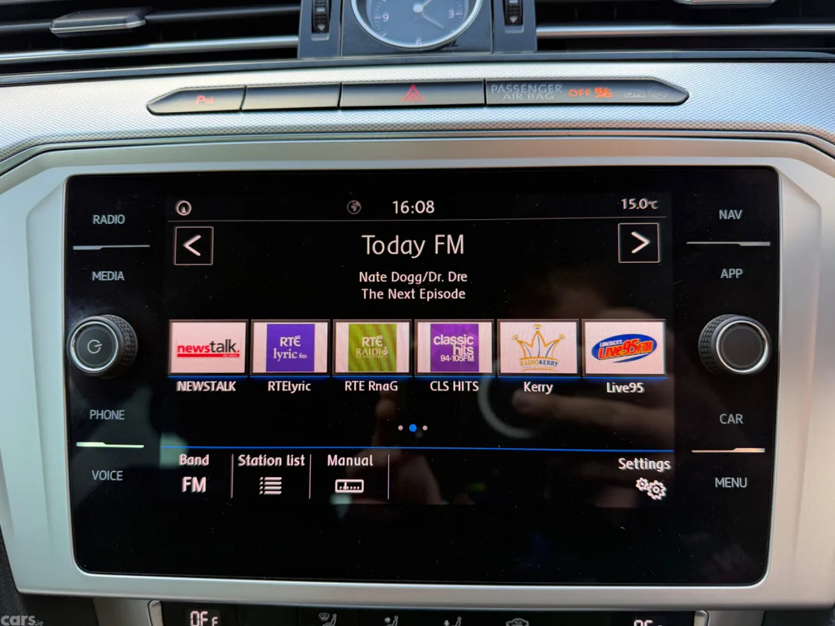 Volkswagen Passat Saloon, Diesel, 2019, Grey