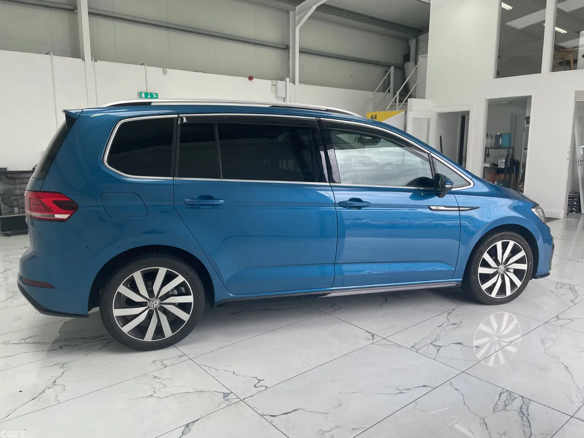 Volkswagen Touran MPV, Petrol, 2017, Blue
