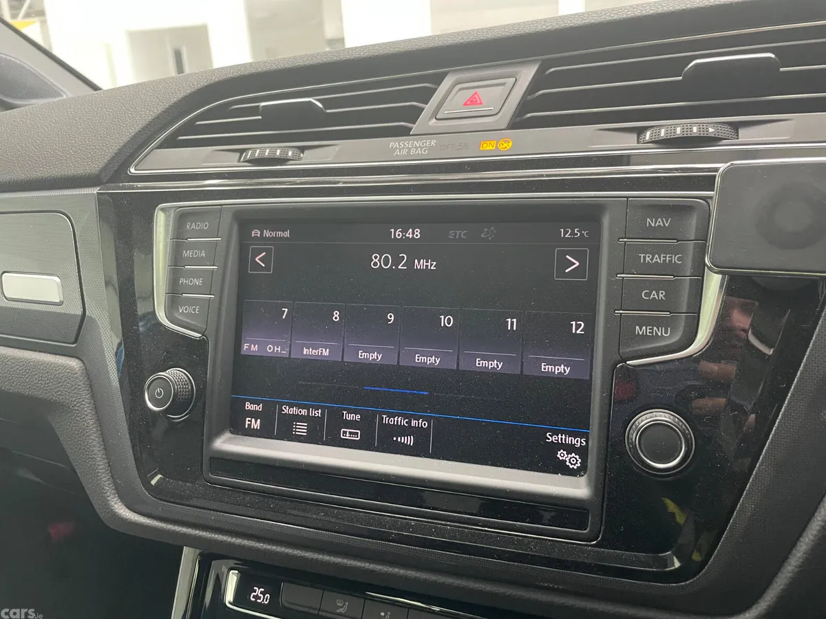 Volkswagen Touran MPV, Petrol, 2017, Blue