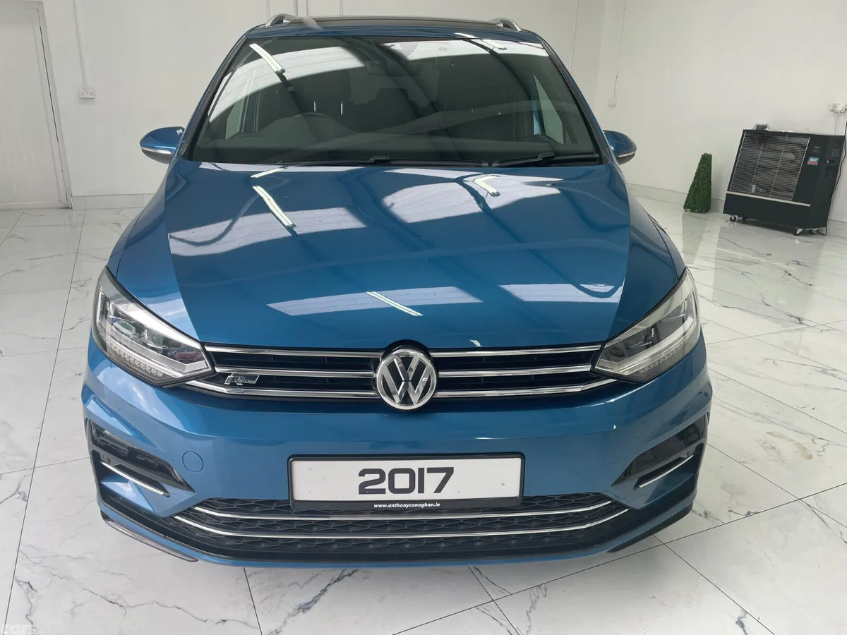Volkswagen Touran MPV, Petrol, 2017, Blue