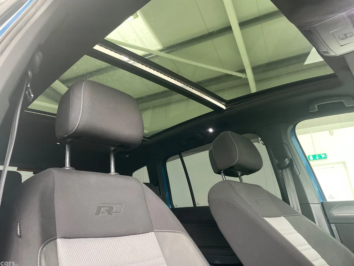 Volkswagen Touran MPV, Petrol, 2017, Blue