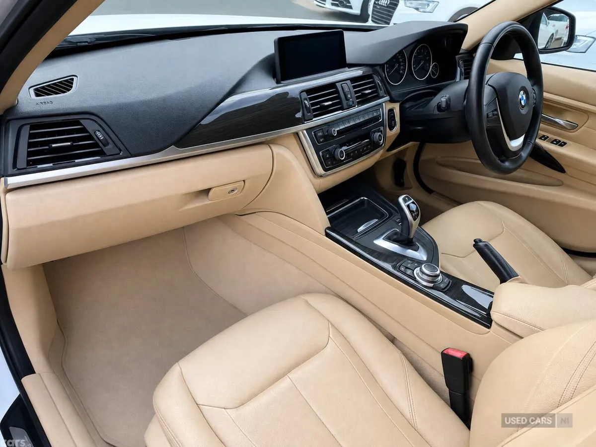 BMW 3-Series , Petrol, 2013, White
