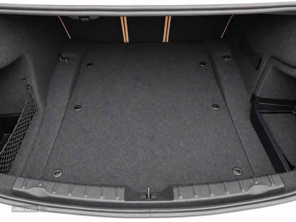 BMW 3-Series , Petrol, 2013, White