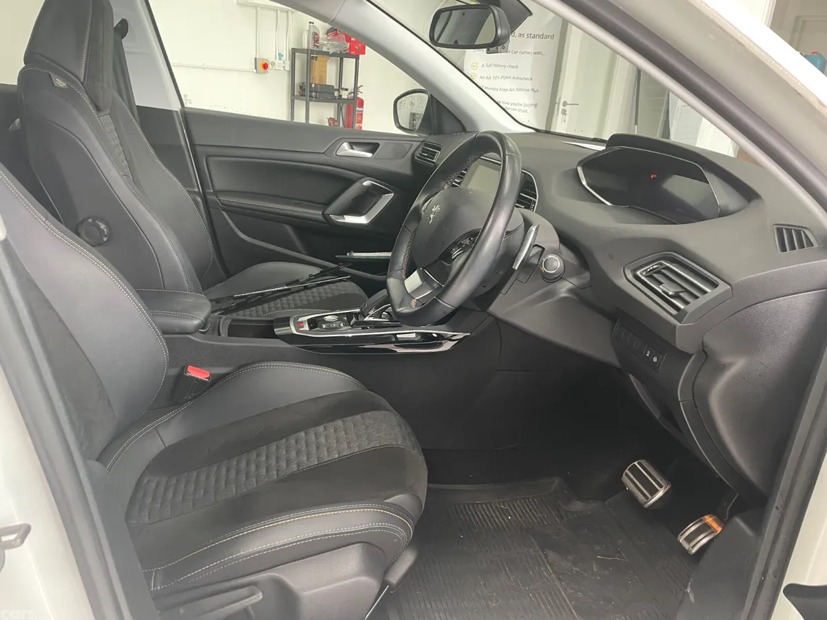Peugeot 308 Hatchback, Diesel, 2021, White