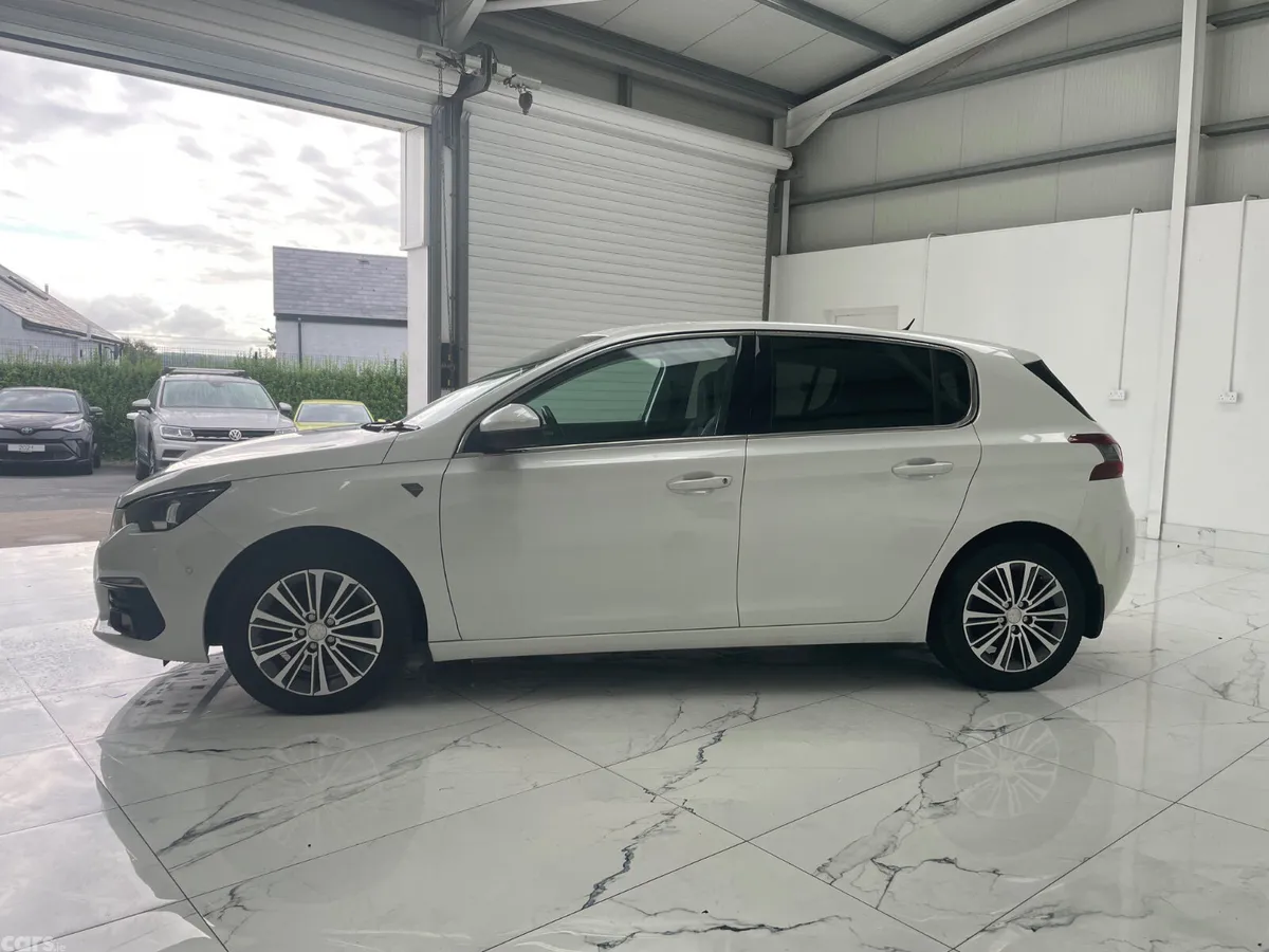 Peugeot 308 Hatchback, Diesel, 2021, White