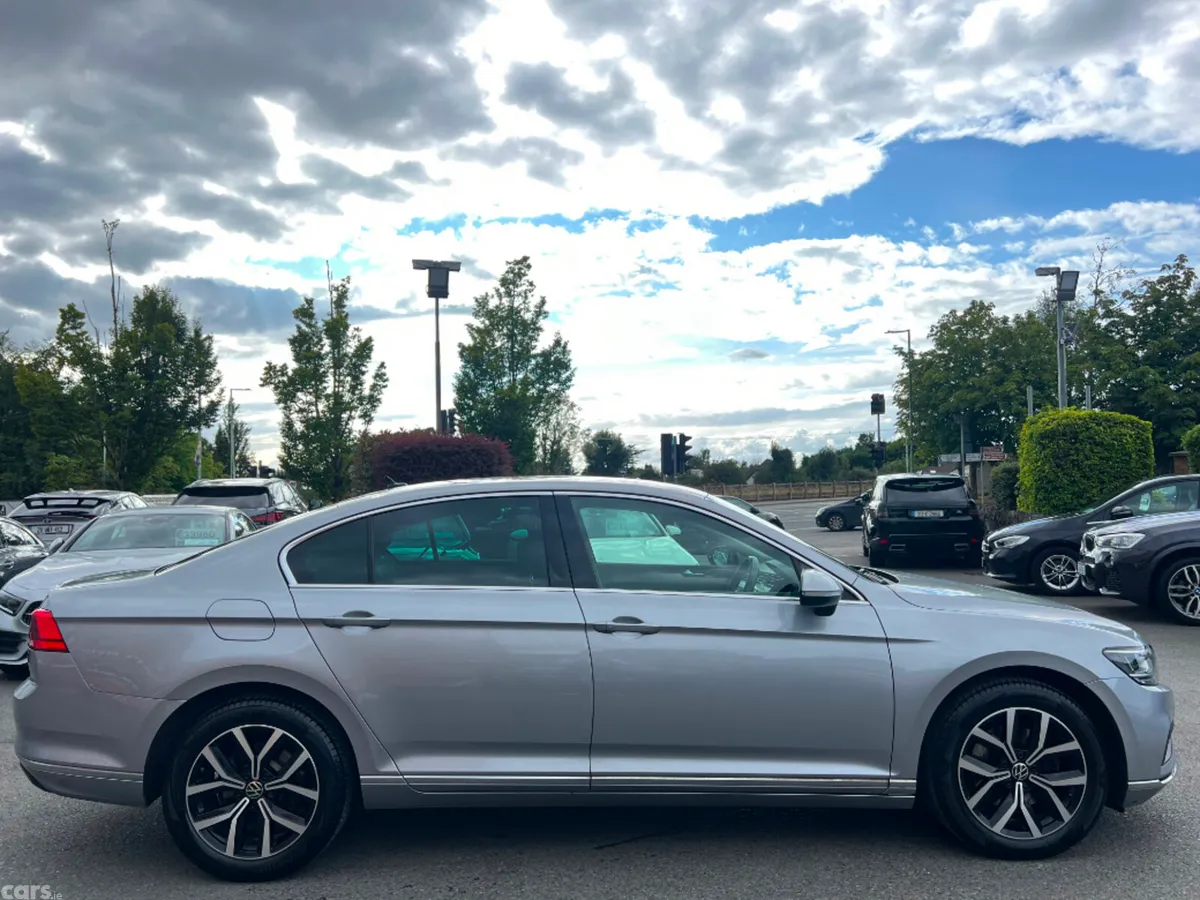 Volkswagen Passat Saloon, Diesel, 2021, Grey