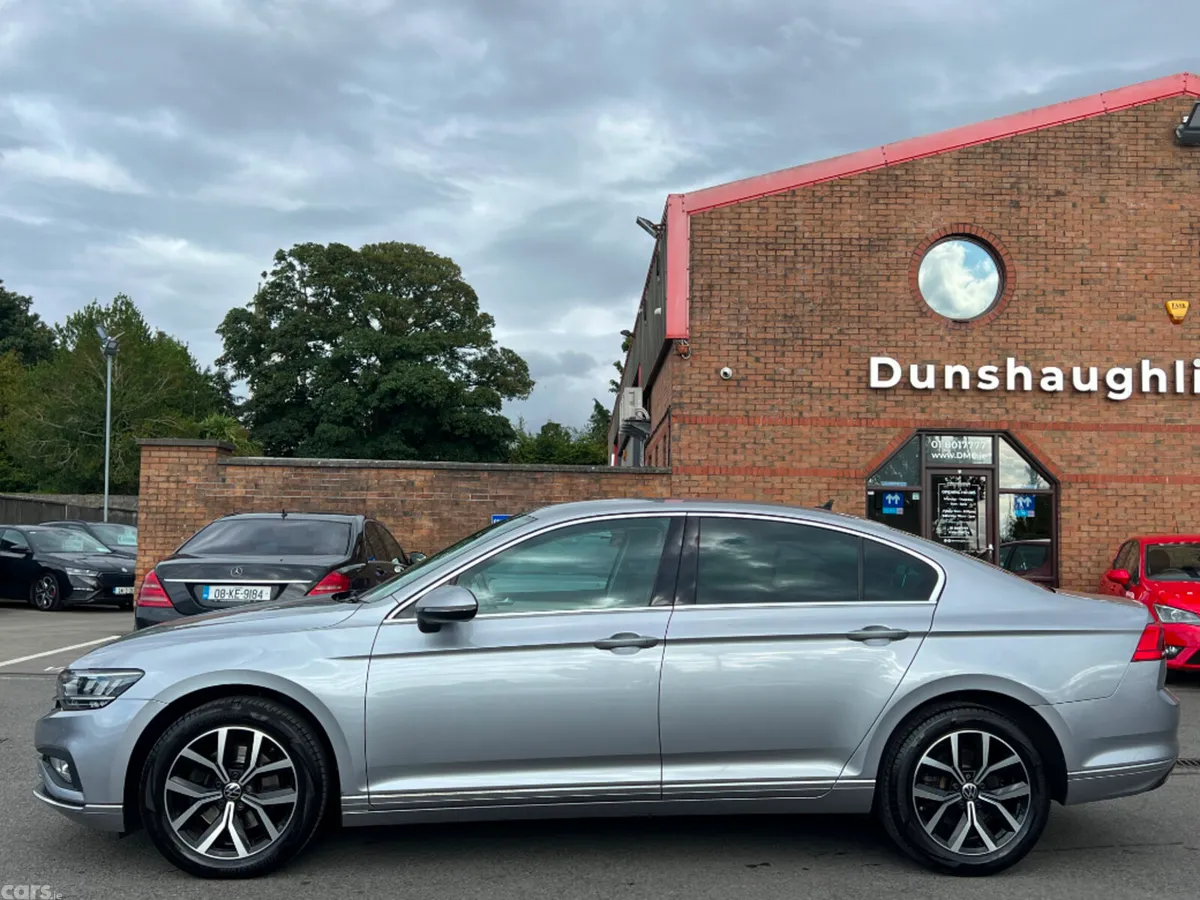 Volkswagen Passat Saloon, Diesel, 2021, Grey