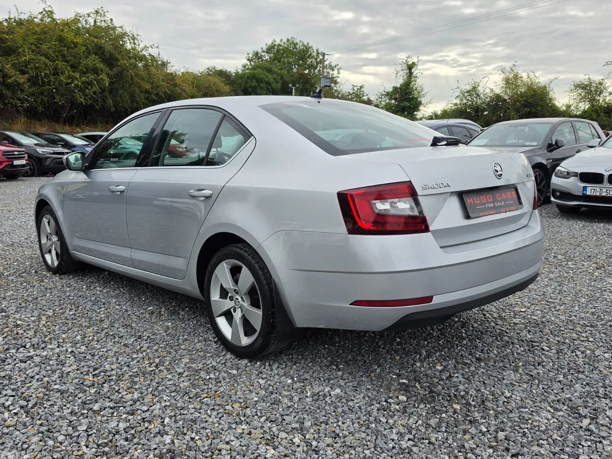 Skoda Octavia Saloon, Diesel, 2018, Grey