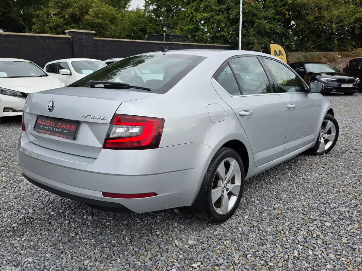 Skoda Octavia Saloon, Diesel, 2018, Grey