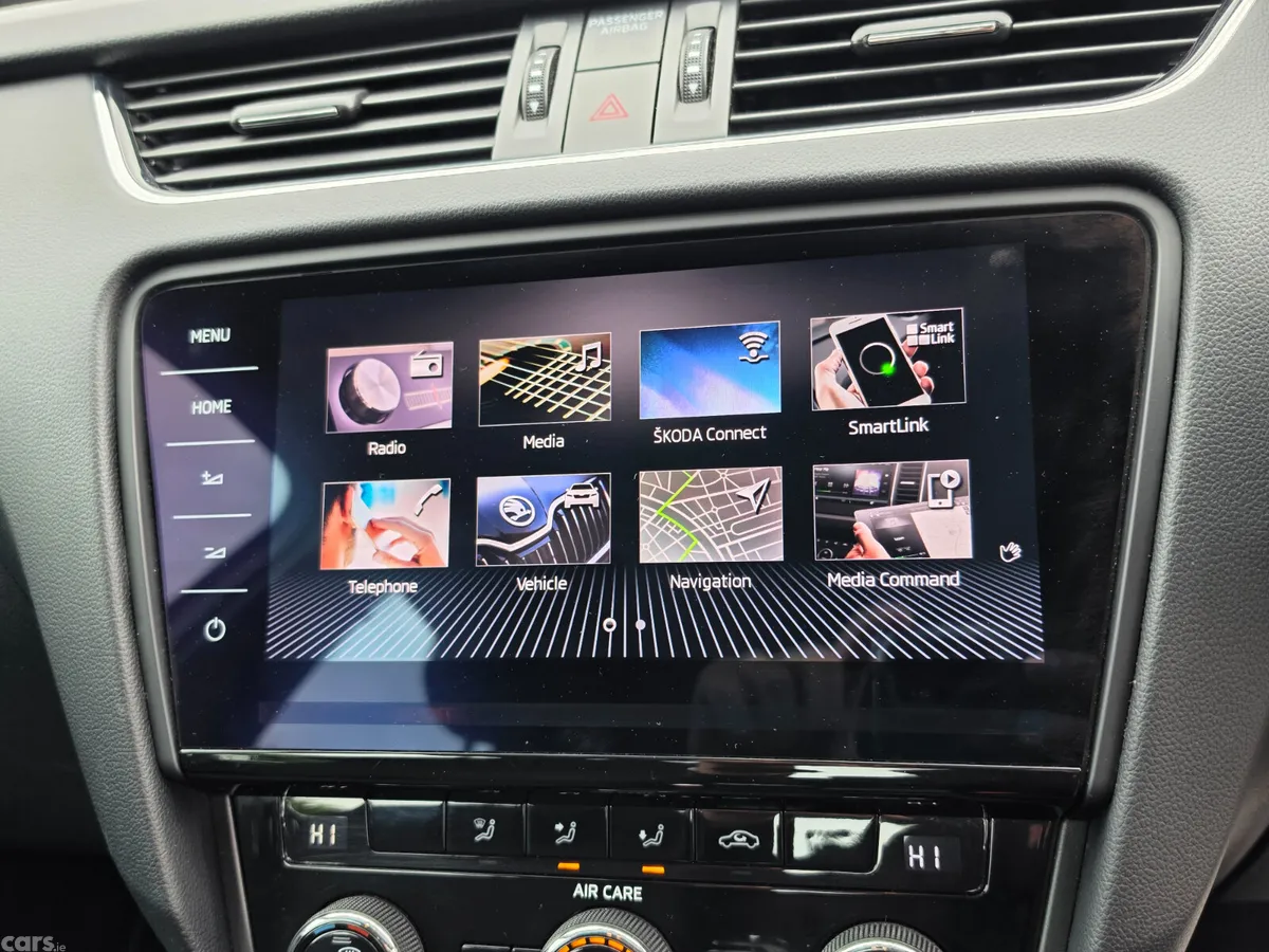 Skoda Octavia Saloon, Diesel, 2018, Grey