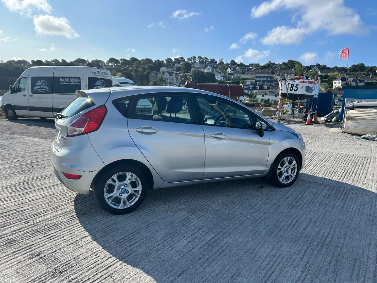 Ford Fiesta Hatchback, Petrol, 2013, Silver