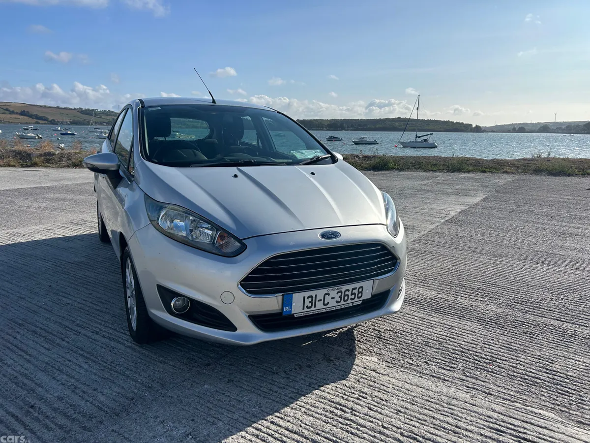 Ford Fiesta Hatchback, Petrol, 2013, Silver
