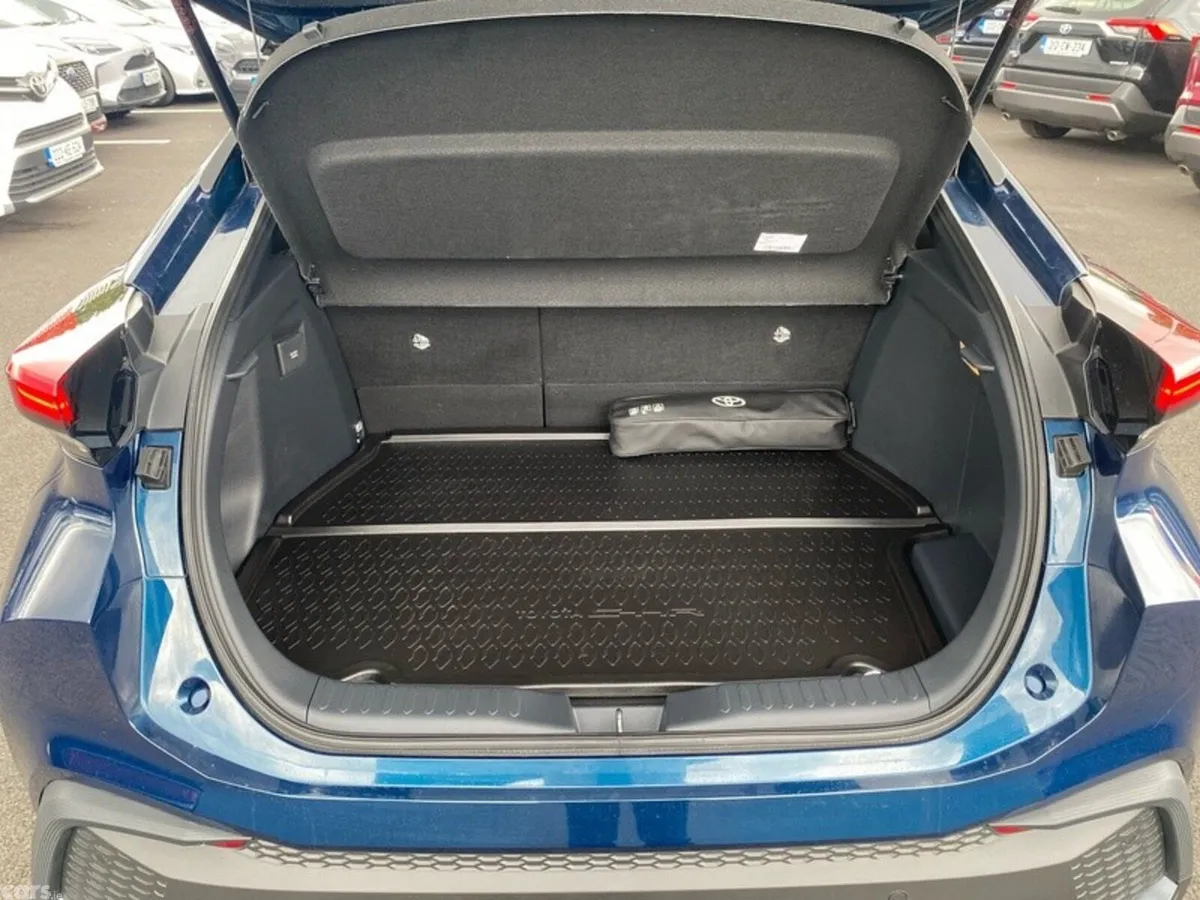 Toyota C-HR Hatchback, Petrol Plug-in Hybrid, 2026, Blue