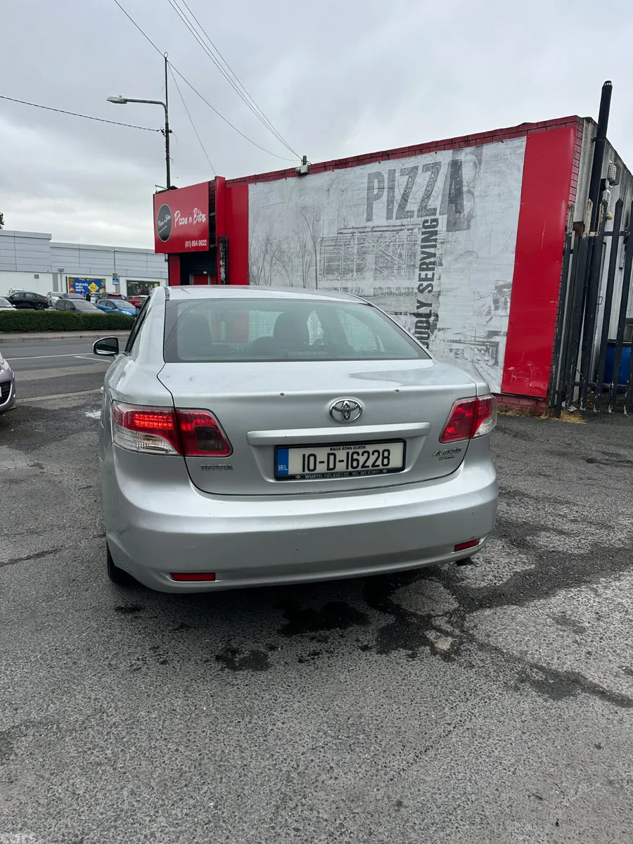 Toyota Avensis Saloon, Diesel, 2010, Silver